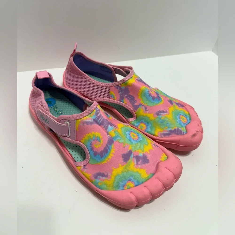 Vibrant Pink Tie-Dye Kids Water Shoes Sz 4/5 youth.